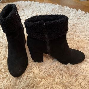 Fuzzy Booties🖤 size 7